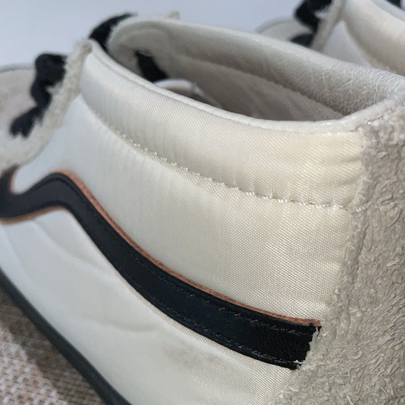 Vans Sk8-Mid in nylon and suede. Men's 9.5. Like new condition. Skate to create! - Picture 11 of 16